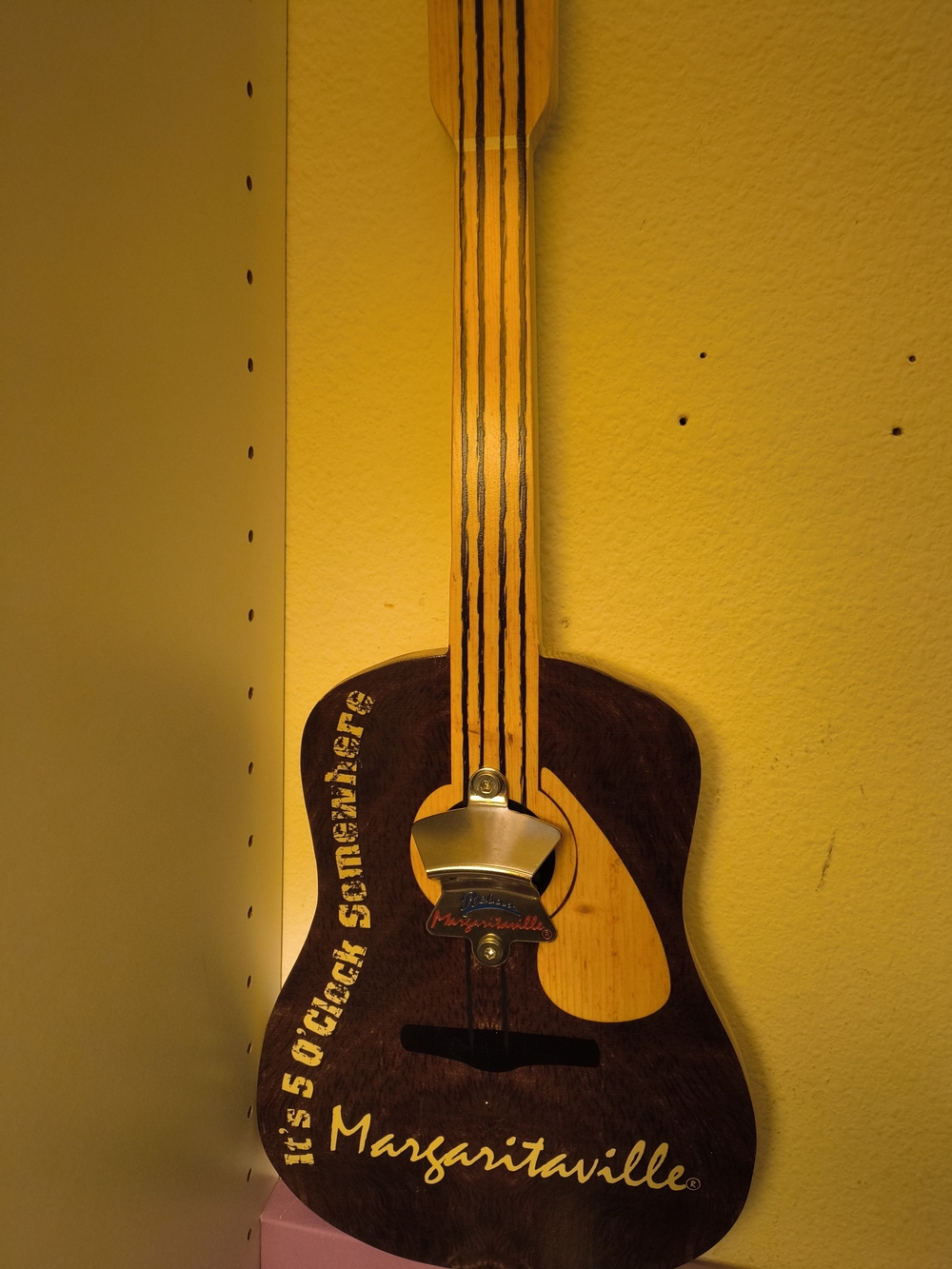 Margaritaville Dark Brown & Natural Acoustic Guitar Wall Plaque Bar Bottle Cap !